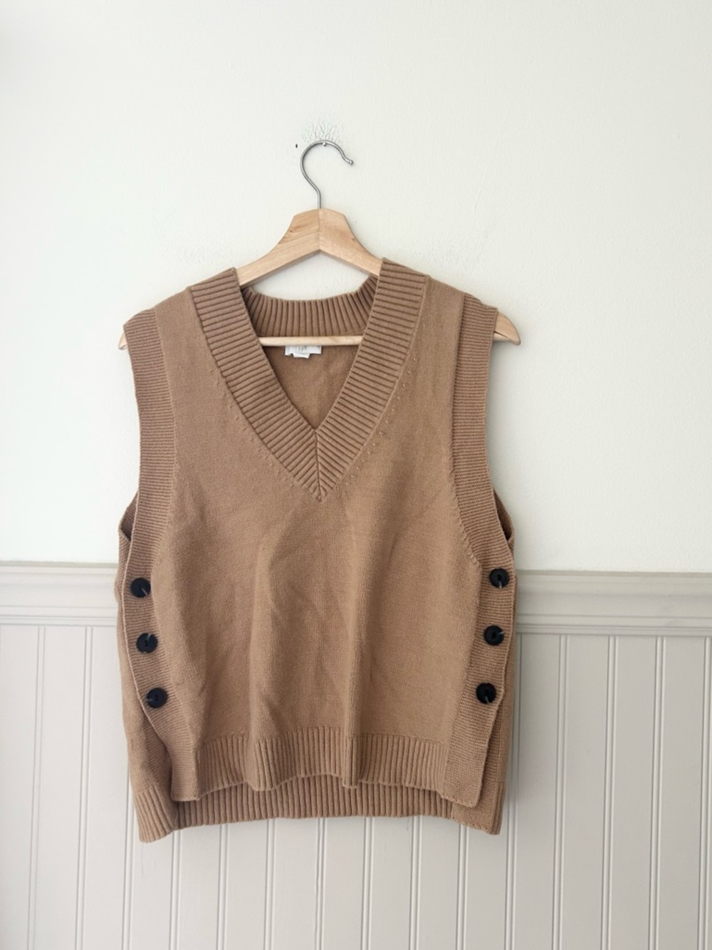 J. Jill XS Petite Camel Tan Sleeveless Sweater Vest V-Neck Button Side Knit Top - Picture 1 of 6